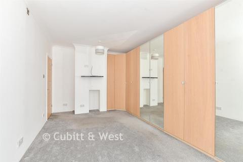 3 bedroom end of terrace house for sale, Military Road, Portsmouth, Hampshire