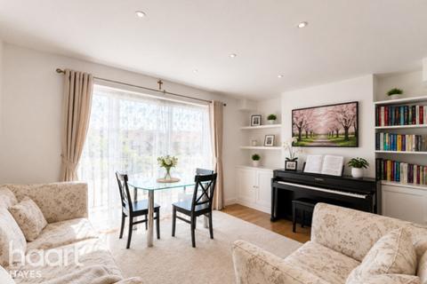 Attlee Road, Hayes