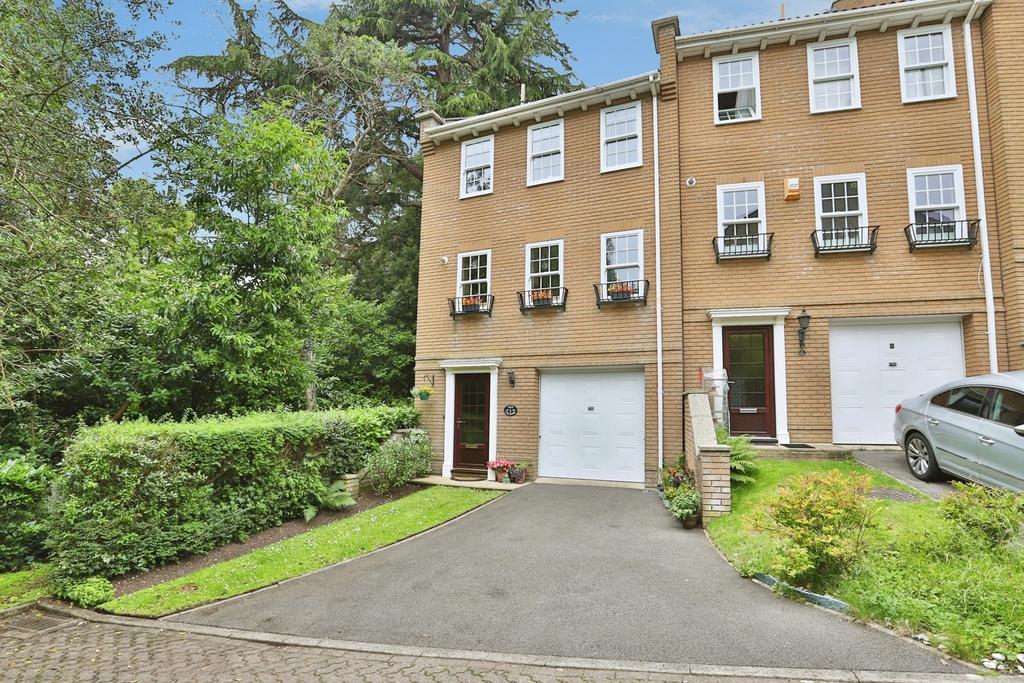 4 bedroom end of terrace house for sale