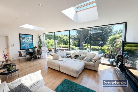 undefined, Corringway, Ealing W5