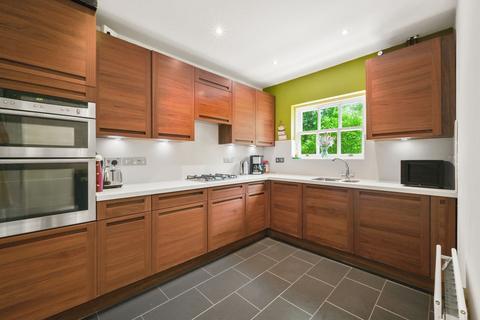 5 bedroom townhouse for sale, Vale Road, Weybridge, KT13