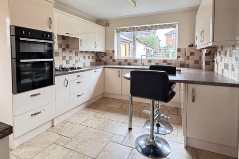 3 bedroom semi-detached house for sale, Hurcombe Way, Brockworth, GL3