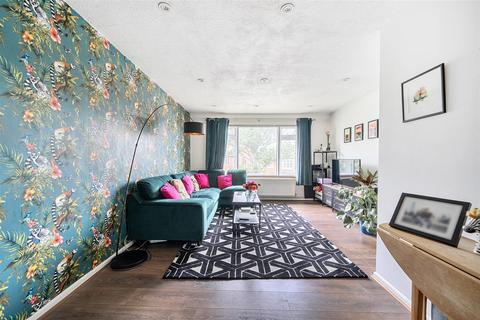 2 bedroom apartment for sale, Hook Road, Surbiton