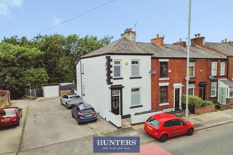 3 bedroom end of terrace house for sale, Cheetham Hill Road, Dukinfield