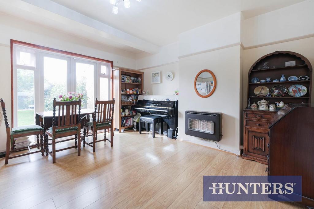 Dining room, fireplace