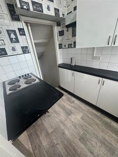 2 bedroom terraced house to rent, Manley Street, Brighouse