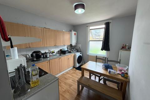 1 bedroom flat to rent, Lea Bridge Road, London, Greater London. E10 6AJ