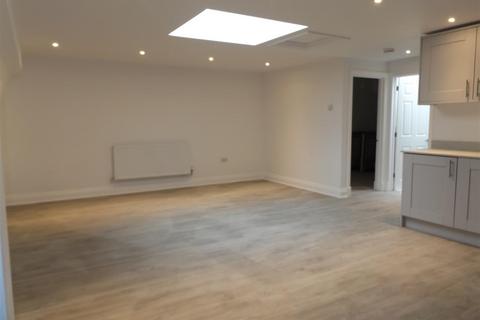 2 bedroom apartment to rent, Saxeway Drive, Chartridge Lane, Chesham HP5