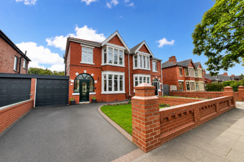 Semi-detached house - Stony Hill Avenue, South Shore FY4