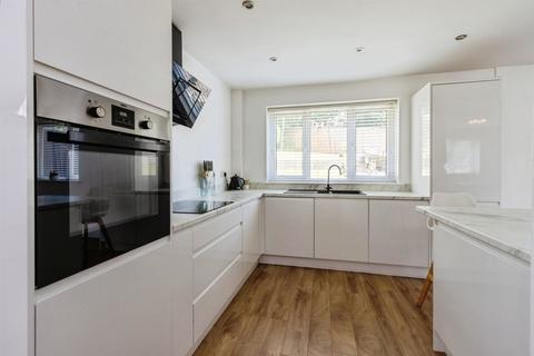 3 bedroom semi-detached house for sale, Kentmere Avenue, Leeds