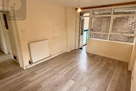 3 bedroom apartment to rent, Kingsbury Road, London, NW9