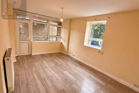 3 bedroom apartment to rent, Kingsbury Road, London, NW9
