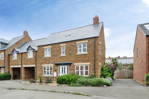 4 bedroom detached house for sale, Bismore Road, Banbury