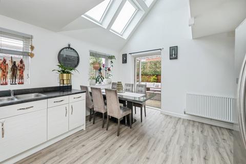 4 bedroom detached house for sale, Bismore Road, Banbury