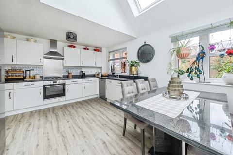 4 bedroom detached house for sale, Bismore Road, Banbury