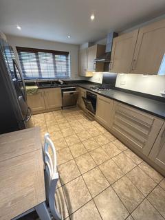 4 bedroom semi-detached house to rent, Old Rectory Drive, Hatfield