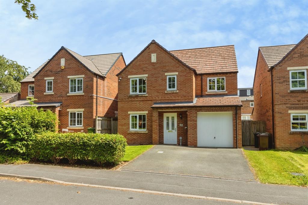 4 bedroom detached house for sale