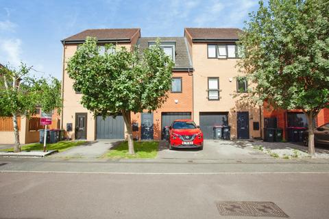 4 bedroom townhouse for sale, Stables Way, Rotherham, S63