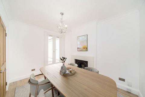 3 bedroom end of terrace house for sale, Russell Road, London SW19