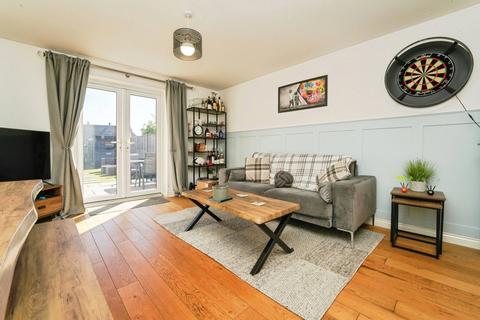 3 bedroom end of terrace house for sale, Tulip Drive, Evesham, Worcestershire, WR11
