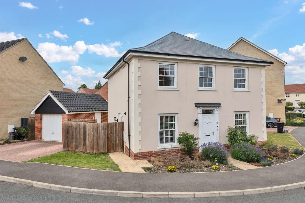 4 bedroom detached house for sale