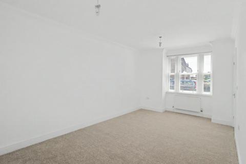 2 bedroom ground floor maisonette to rent, Pleasant Place, Hersham KT12
