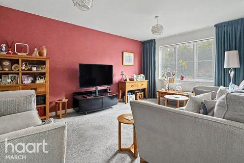 4 bedroom detached house for sale, Woodville Drive, March