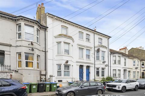 2 bedroom flat for sale, Meeching Road, Newhaven