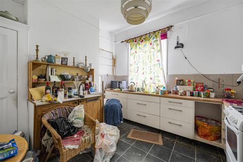 2 bedroom flat for sale, Meeching Road, Newhaven