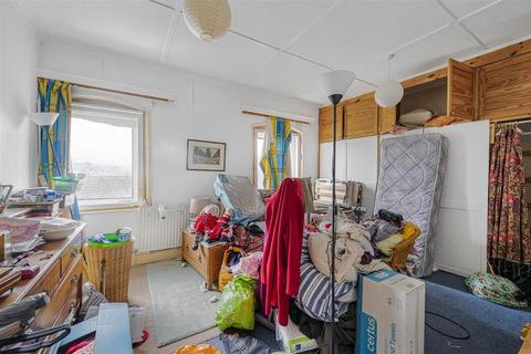 2 bedroom flat for sale, Meeching Road, Newhaven