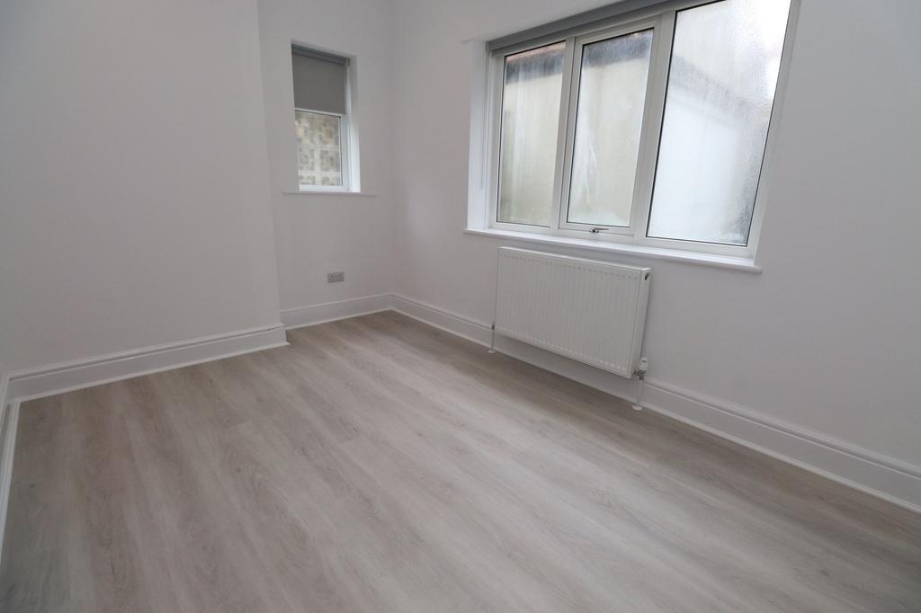 Apartment in Bournemouth - View 2