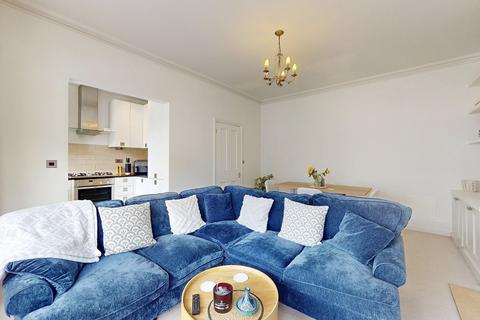 2 bedroom flat for sale, Lancaster Park, TW10