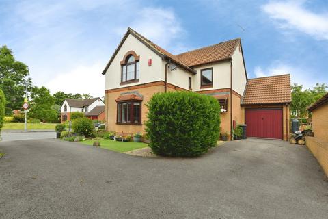 4 bedroom detached house for sale, Bythebrook, Chippenham
