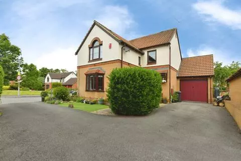 4 bedroom detached house for sale, Chippenham