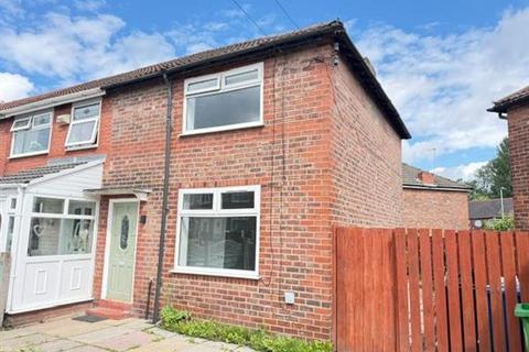 2 bedroom end of terrace house to rent, Crowden Rd, Manchester