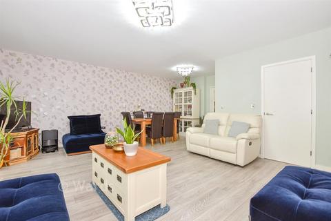 3 bedroom semi-detached house for sale, Elliotts Way, Chatham ME4