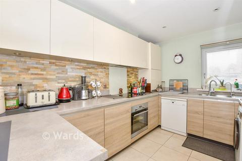 3 bedroom semi-detached house for sale, Elliotts Way, Chatham ME4