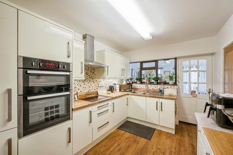 2 bedroom semi-detached bungalow for sale, Brockenhurst Road, Hatfield, Doncaster