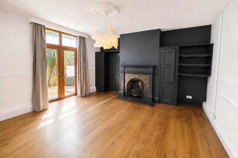 3 bedroom semi-detached house for sale, London Road, Leicester LE2
