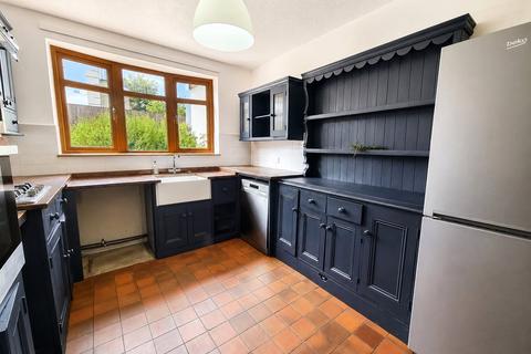 3 bedroom semi-detached house for sale, London Road, Leicester LE2