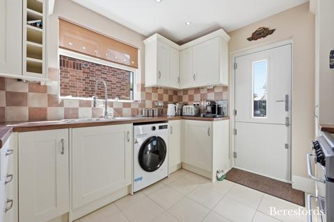 2 bedroom bungalow for sale, Church Street, Billericay, CM11