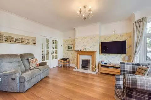 4 bedroom semi-detached house for sale - View 3