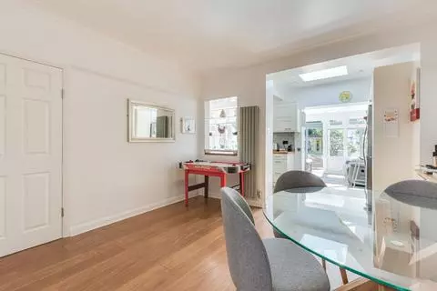 4 bedroom semi-detached house for sale - View 4