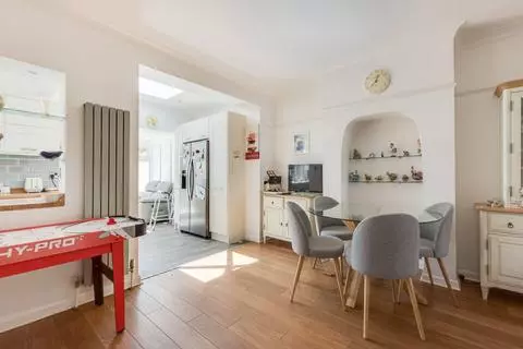 4 bedroom semi-detached house for sale - View 5