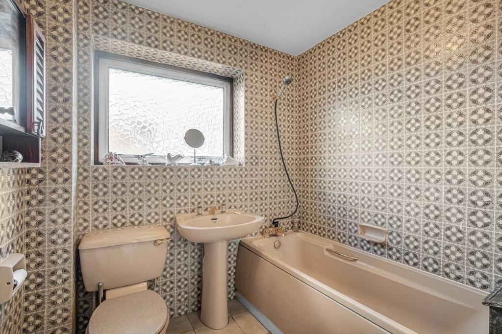 Ensuite bathroom