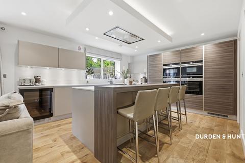 undefined, Park View, Chigwell, IG7