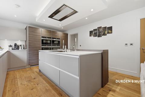 undefined, Park View, Chigwell, IG7