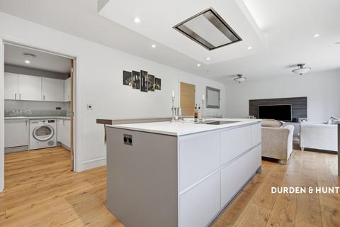 undefined, Park View, Chigwell, IG7