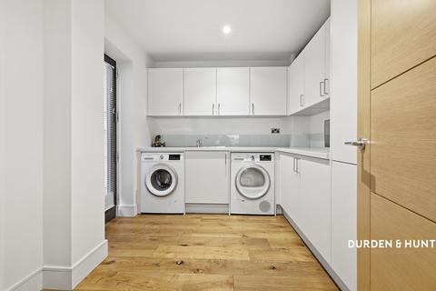 undefined, Park View, Chigwell, IG7