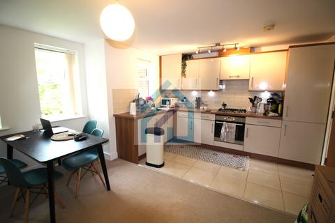 2 bedroom apartment to rent, 2 bedroom flat on Wellington Road